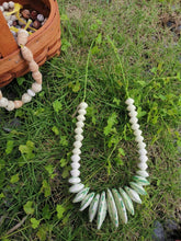 Load image into Gallery viewer, Lilly Necklace